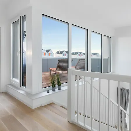 Semesterbostad Herzmuschel Erste Reihe, Dachterrasse, Schleiblick, Garten, Carport, Gaskamin, Sauna, Terrasse, Strandkorb, Aussenrolllaeden *