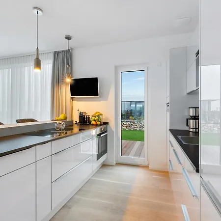 Herzmuschel Erste Reihe, Dachterrasse, Schleiblick, Garten, Carport, Gaskamin, Sauna, Terrasse, Strandkorb, Aussenrolllaeden *