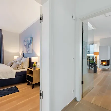 Herzmuschel Erste Reihe, Dachterrasse, Schleiblick, Garten, Carport, Gaskamin, Sauna, Terrasse, Strandkorb, Aussenrolllaeden Semesterbostad *