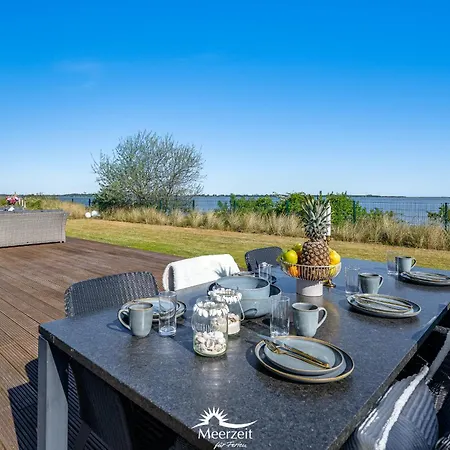 Herzmuschel Erste Reihe, Dachterrasse, Schleiblick, Garten, Carport, Gaskamin, Sauna, Terrasse, Strandkorb, Aussenrolllaeden Semesterbostad *