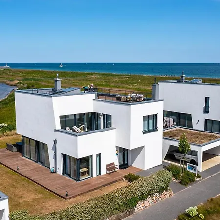 Herzmuschel Erste Reihe, Dachterrasse, Schleiblick, Garten, Carport, Gaskamin, Sauna, Terrasse, Strandkorb, Aussenrolllaeden *